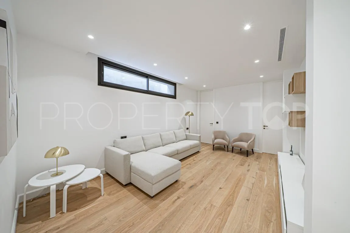 Villa for sale in Golden Mile with 6 bedrooms
