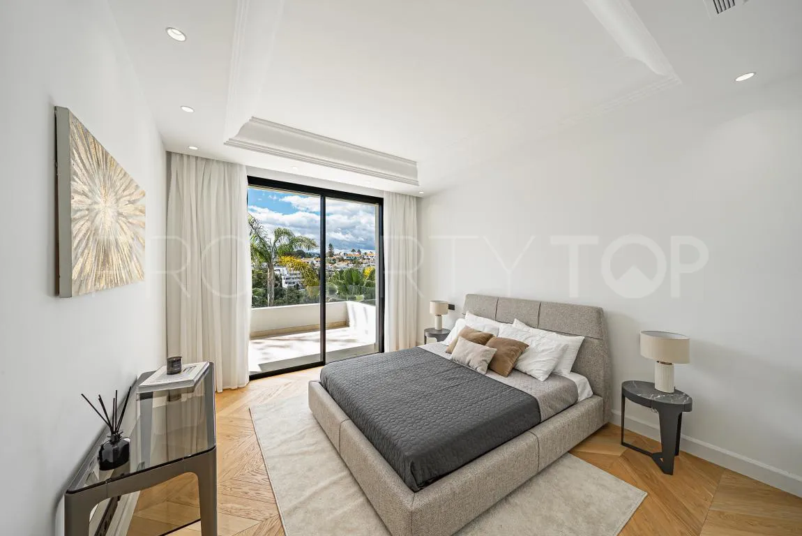 Villa for sale in Golden Mile with 6 bedrooms