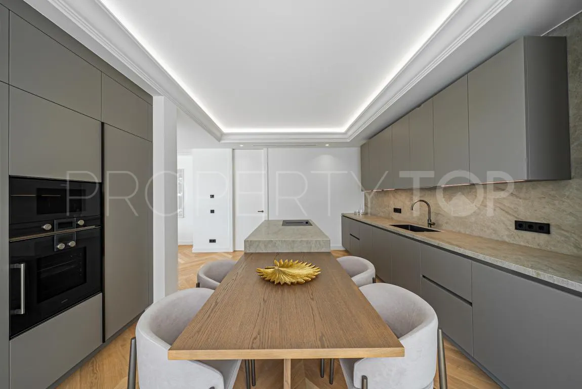 Villa for sale in Golden Mile with 6 bedrooms
