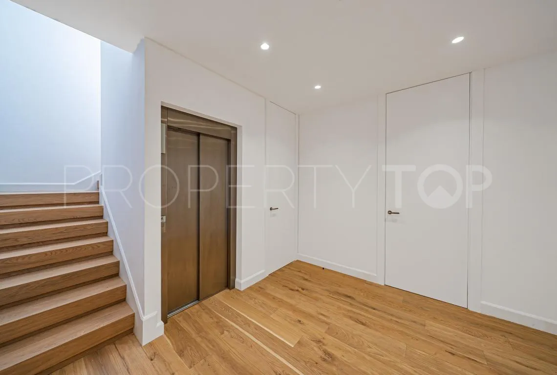Villa for sale in Golden Mile with 6 bedrooms