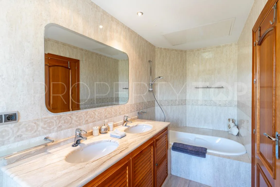 5 bedrooms Benahavis semi detached villa for sale