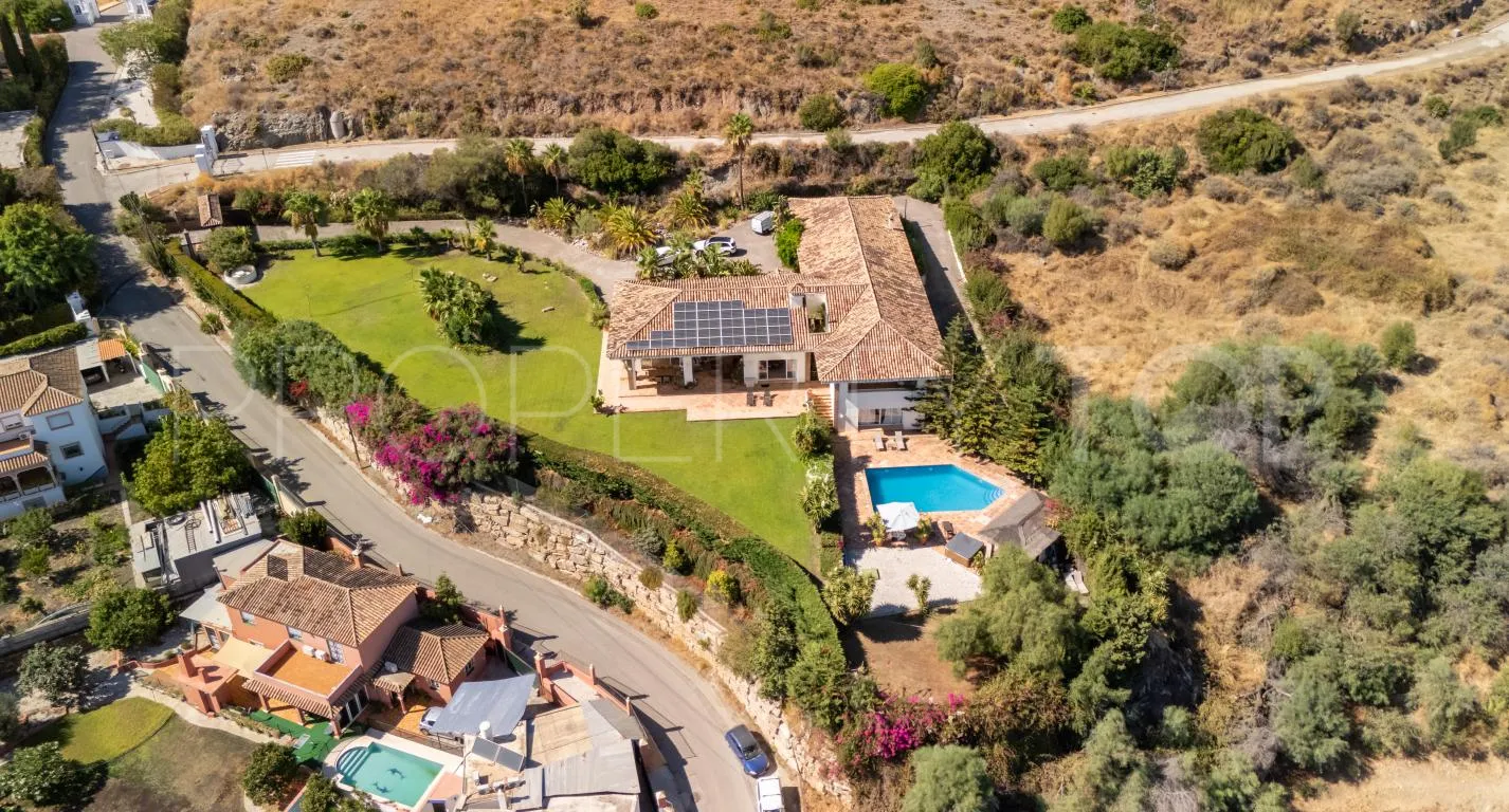 5 bedrooms Benahavis semi detached villa for sale