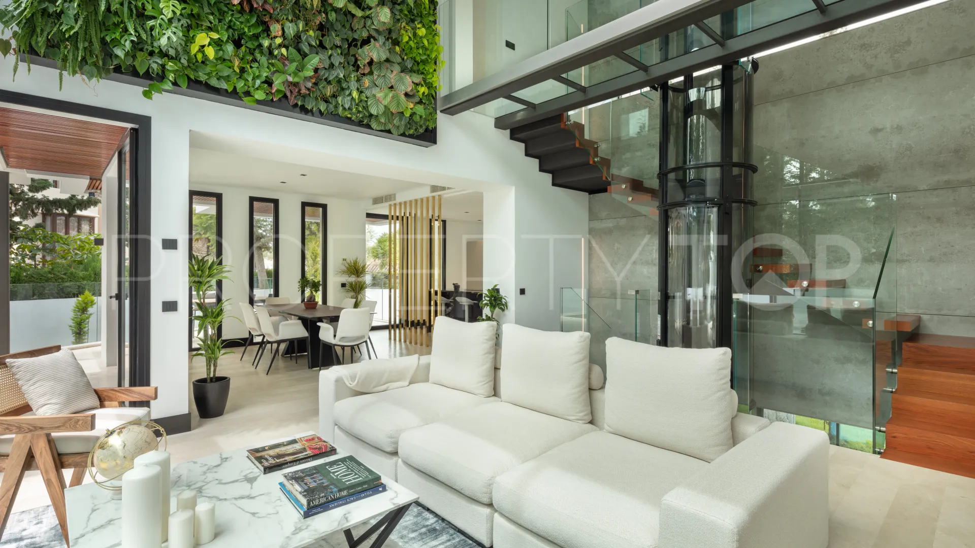 5 bedrooms villa for sale in Marbella Golden Mile