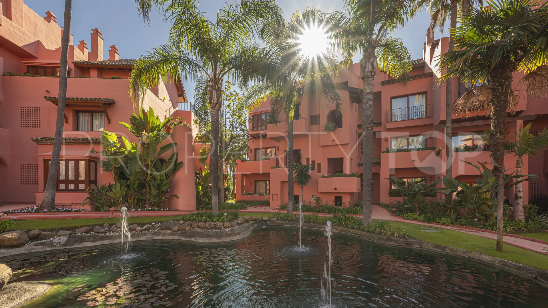 Estepona, apartamento planta baja en venta de 3 dormitorios