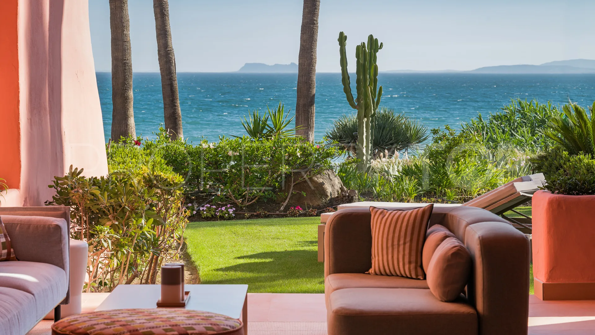 Estepona, apartamento planta baja en venta de 3 dormitorios
