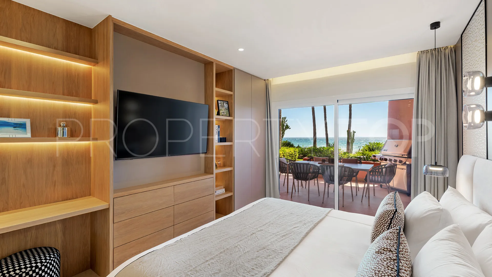 Estepona, apartamento planta baja en venta de 3 dormitorios