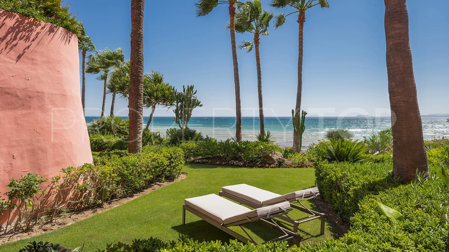 Estepona, apartamento planta baja en venta de 3 dormitorios