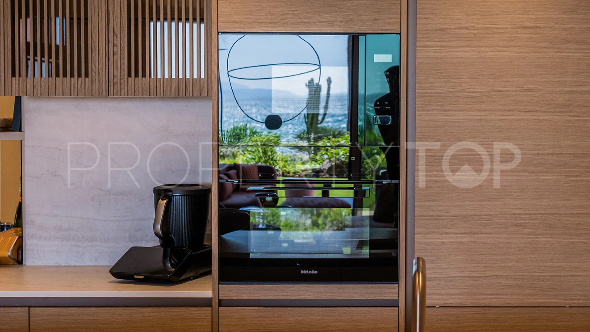 Estepona, apartamento planta baja en venta de 3 dormitorios