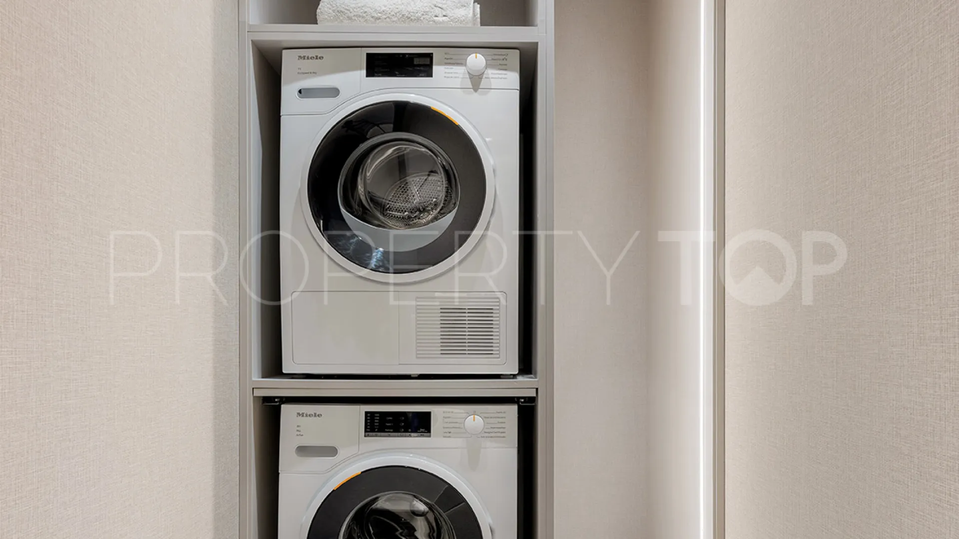Estepona, apartamento planta baja en venta de 3 dormitorios