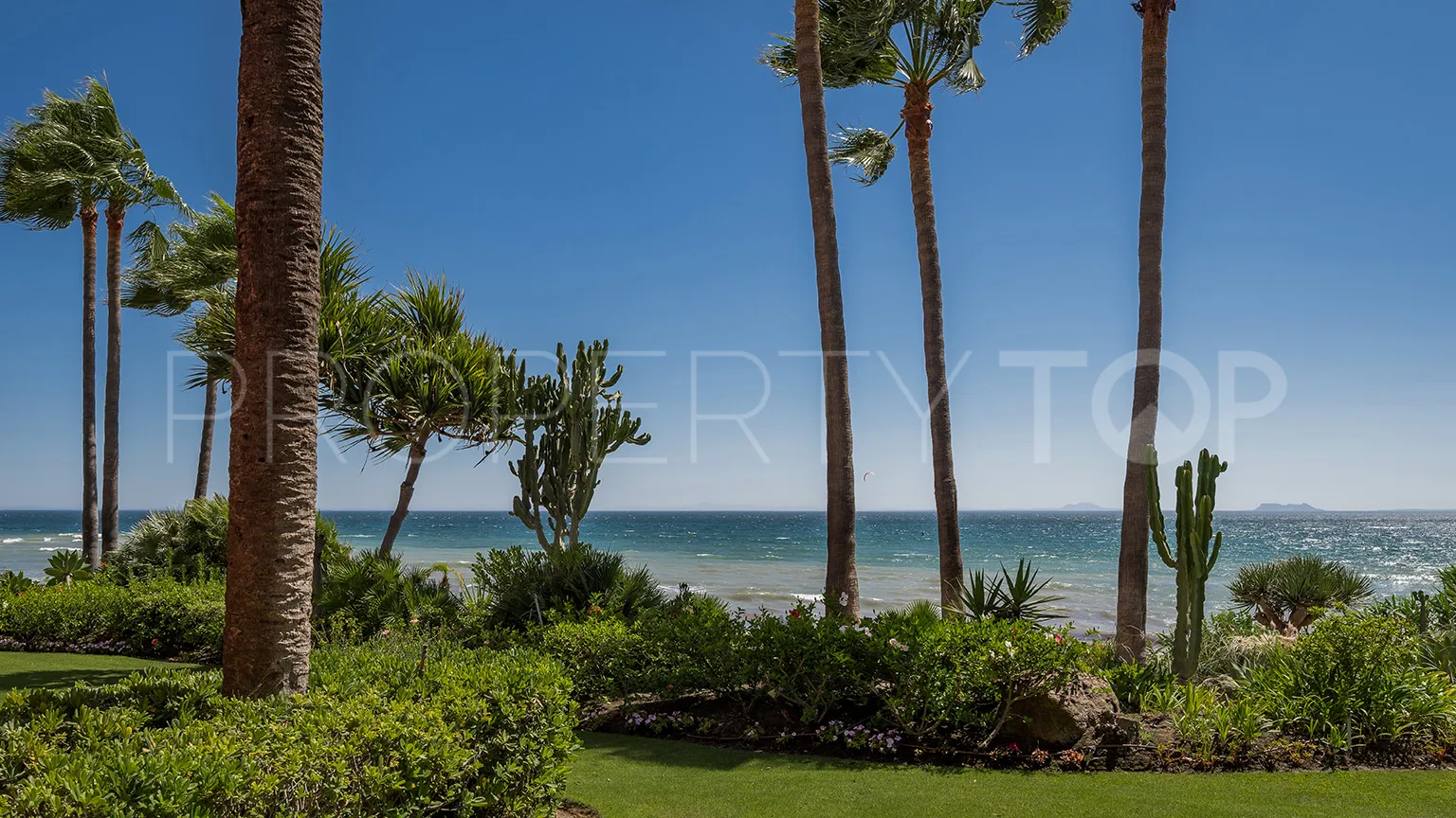 Estepona, apartamento planta baja en venta de 3 dormitorios