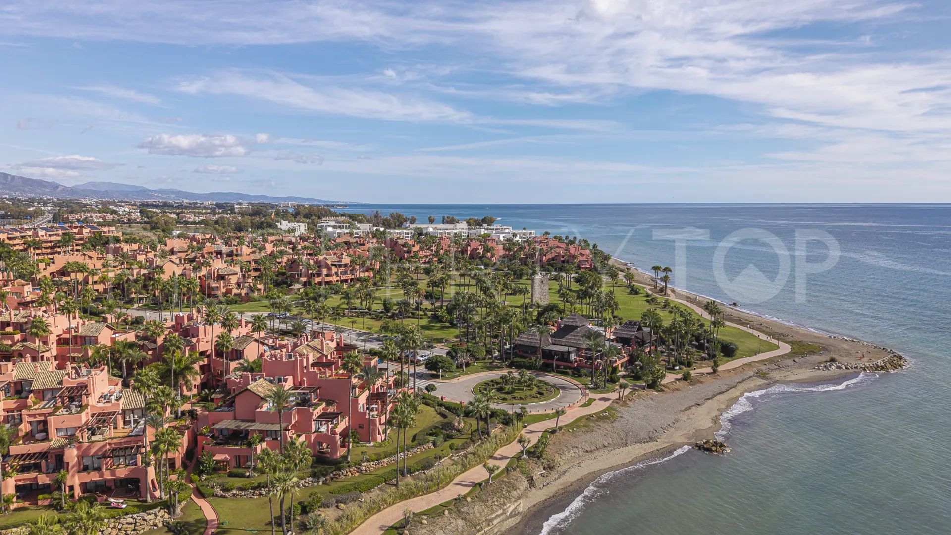 Estepona, apartamento planta baja en venta de 3 dormitorios