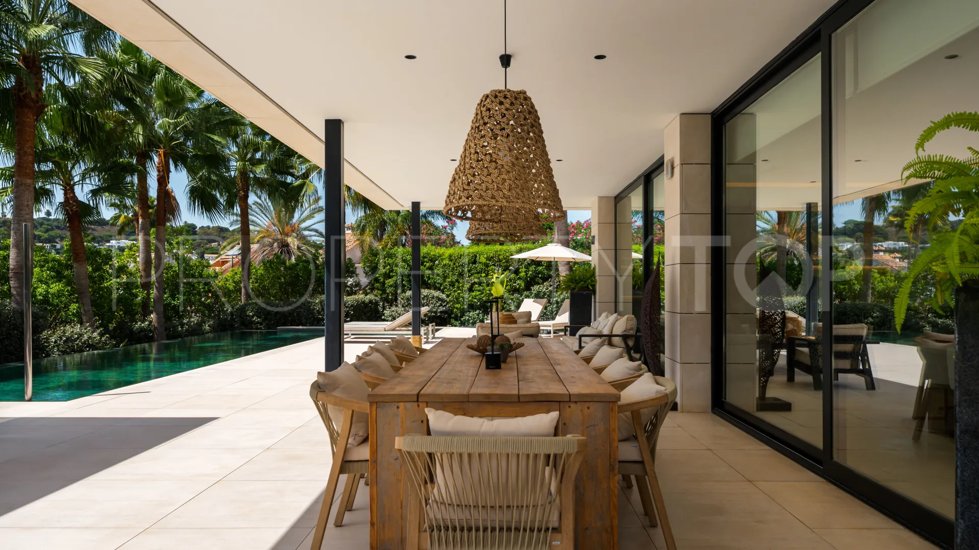 Nueva Andalucia 6 bedrooms villa for sale