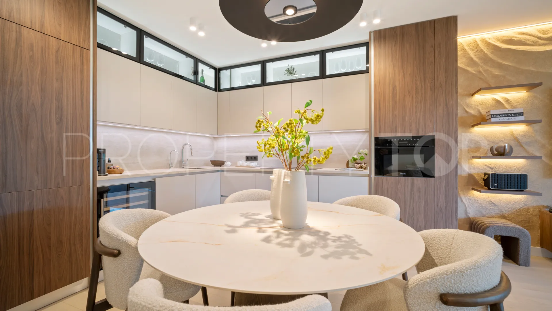 Buy 3 bedrooms apartment in Estepona East