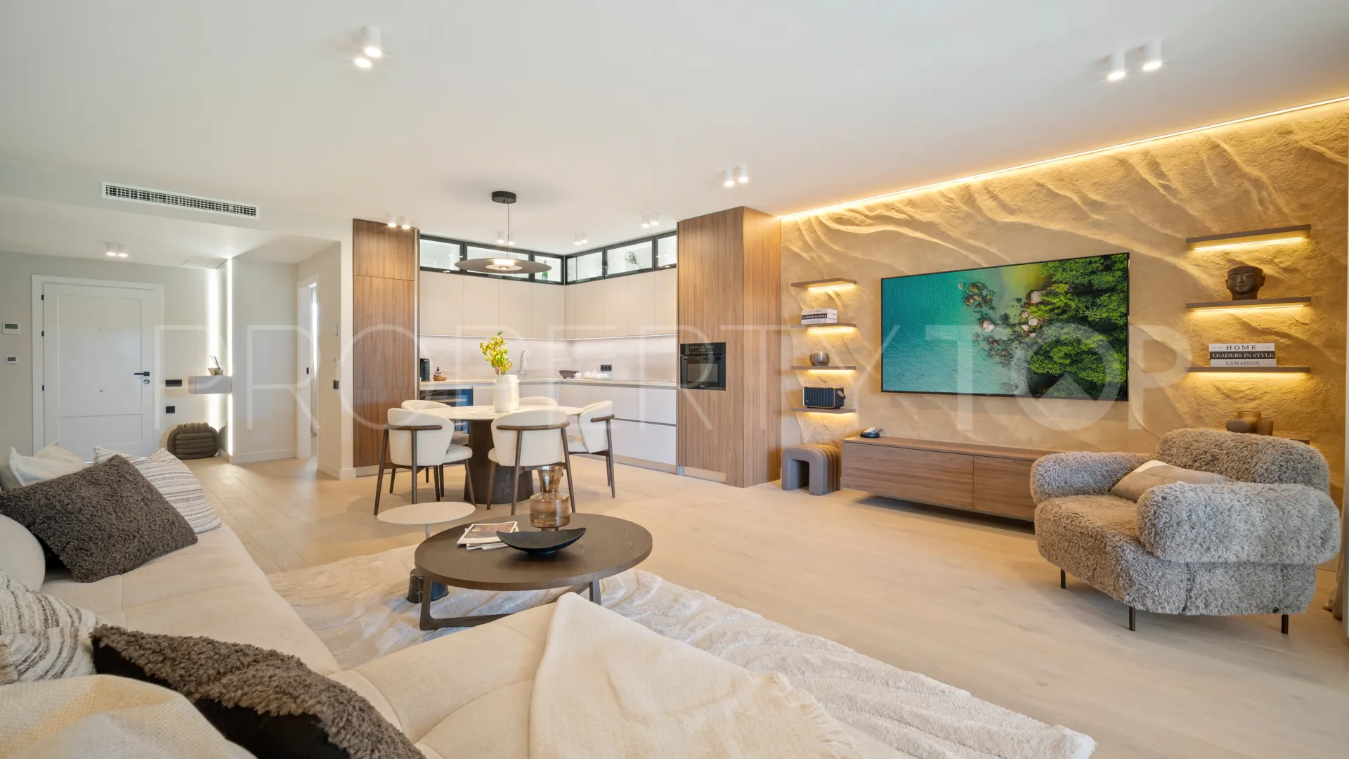 Buy 3 bedrooms apartment in Estepona East