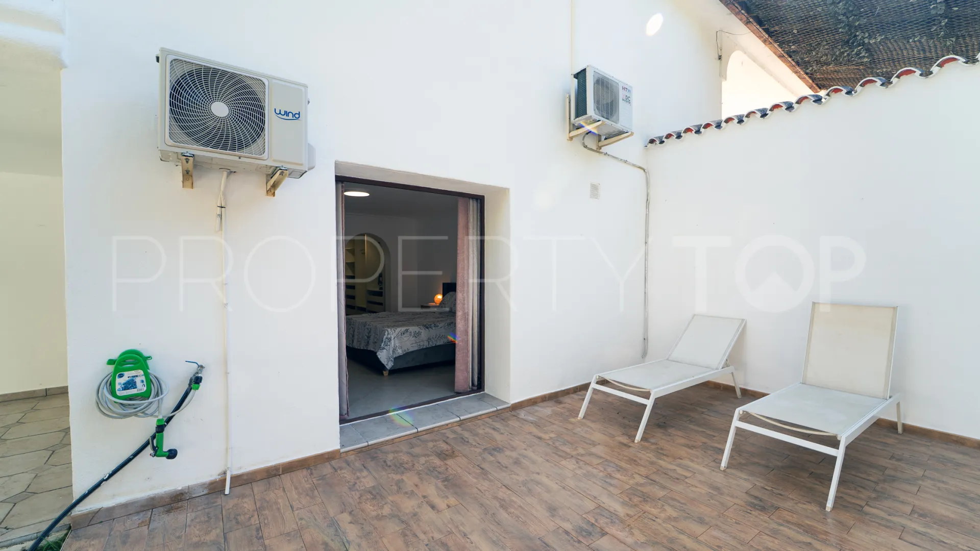 Comprar villa con 8 dormitorios en Marbesa