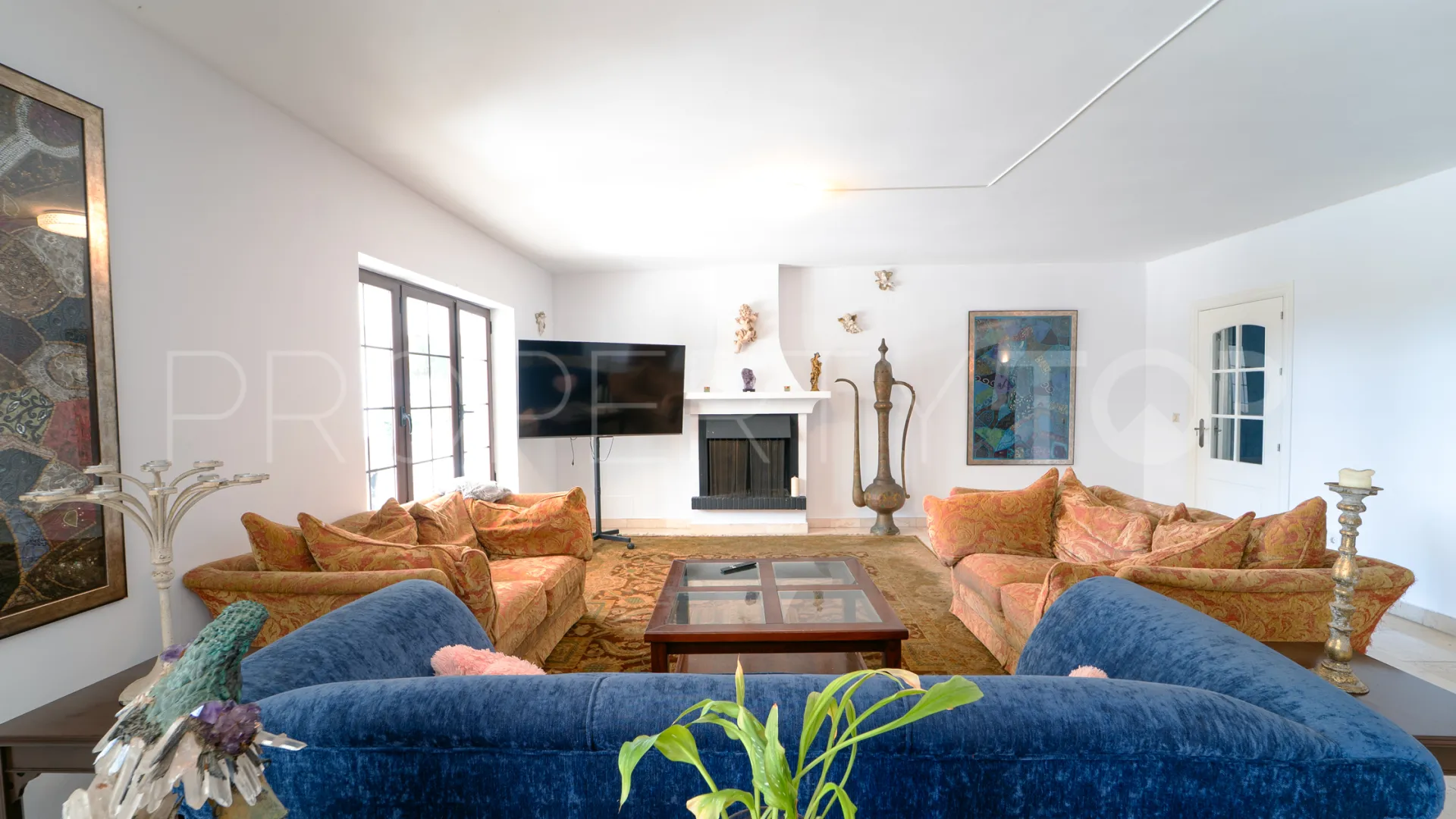 Comprar villa con 8 dormitorios en Marbesa
