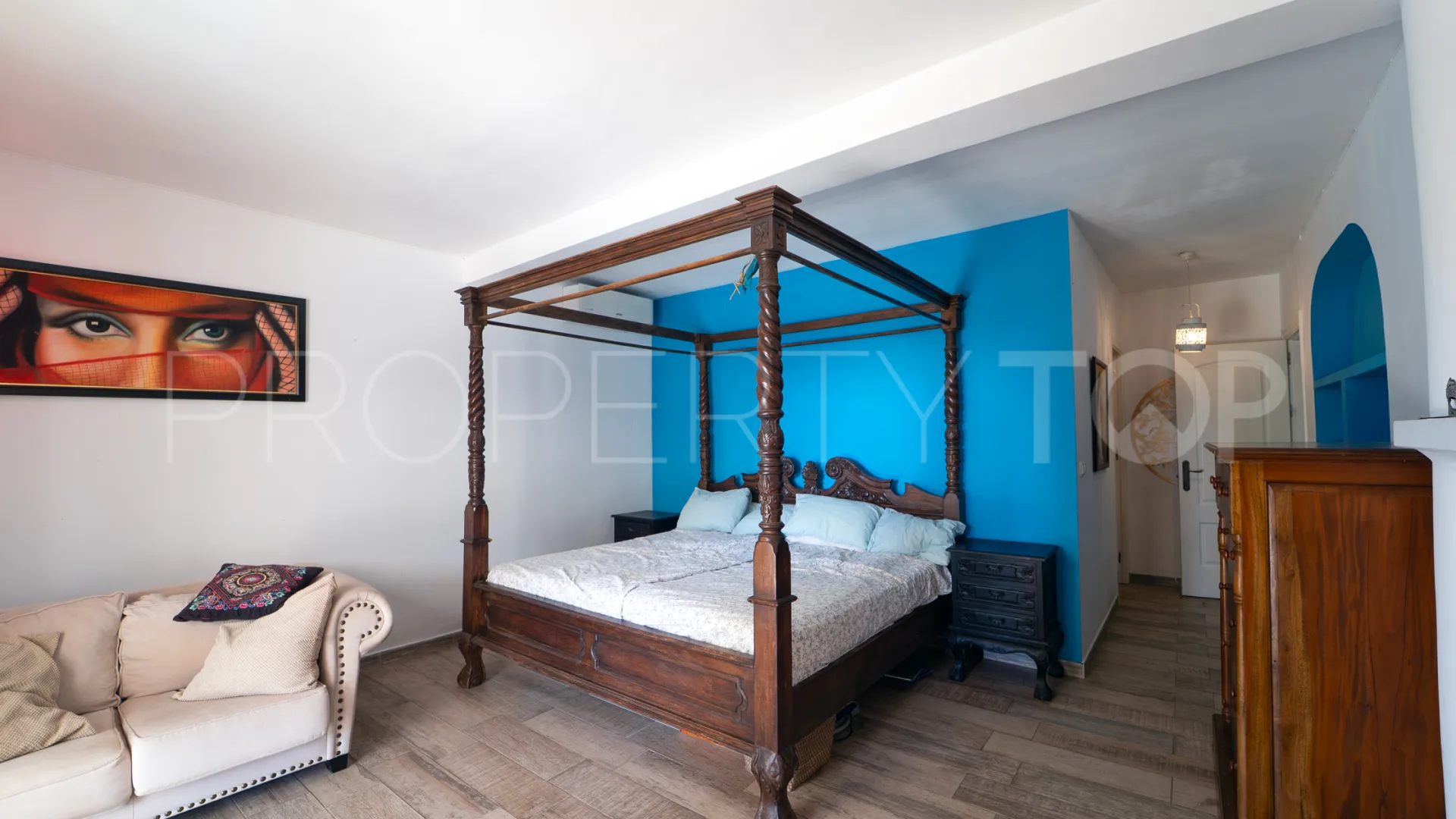Comprar villa con 8 dormitorios en Marbesa