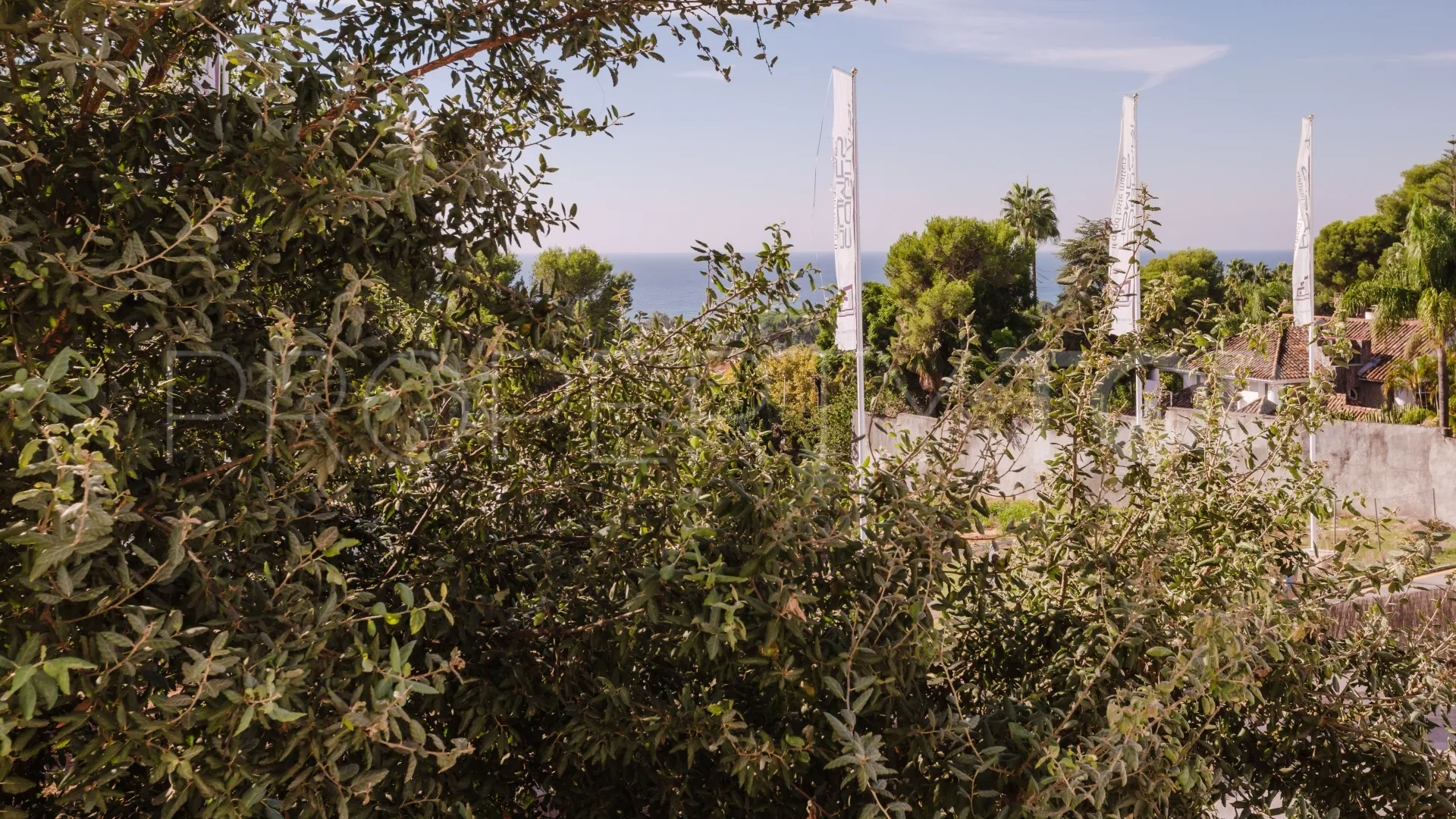 Comprar apartamento en Los Pinos de Nagüeles con 3 dormitorios