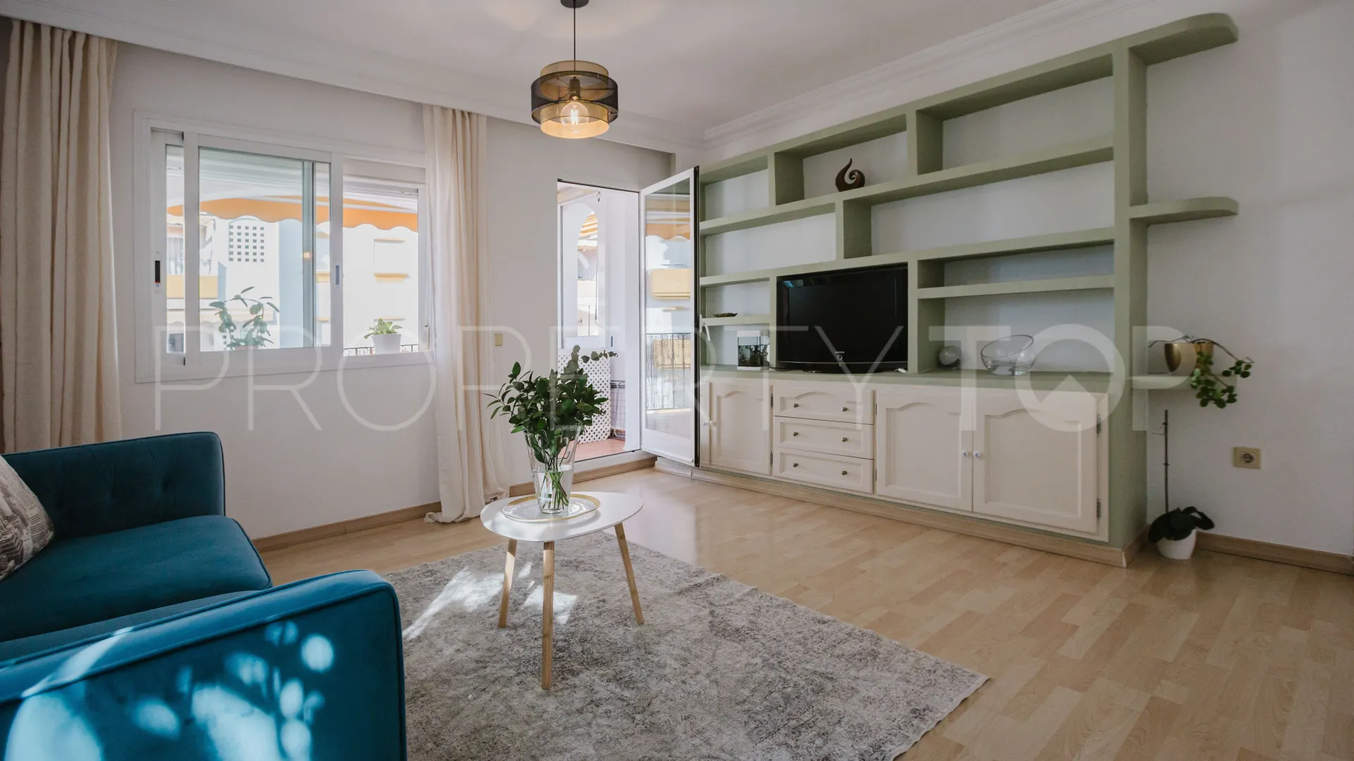 Comprar apartamento en Los Pinos de Nagüeles con 3 dormitorios