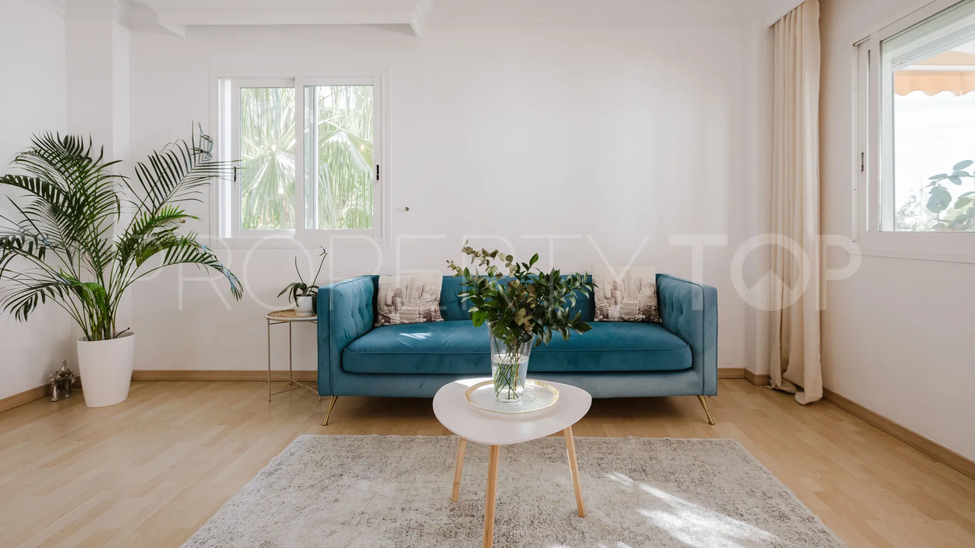 Comprar apartamento en Los Pinos de Nagüeles con 3 dormitorios