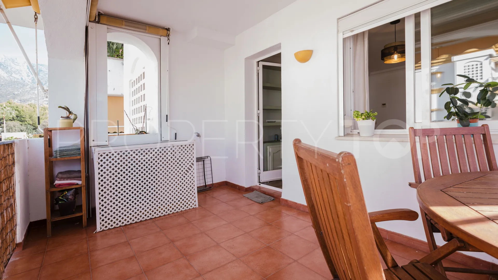 Comprar apartamento en Los Pinos de Nagüeles con 3 dormitorios