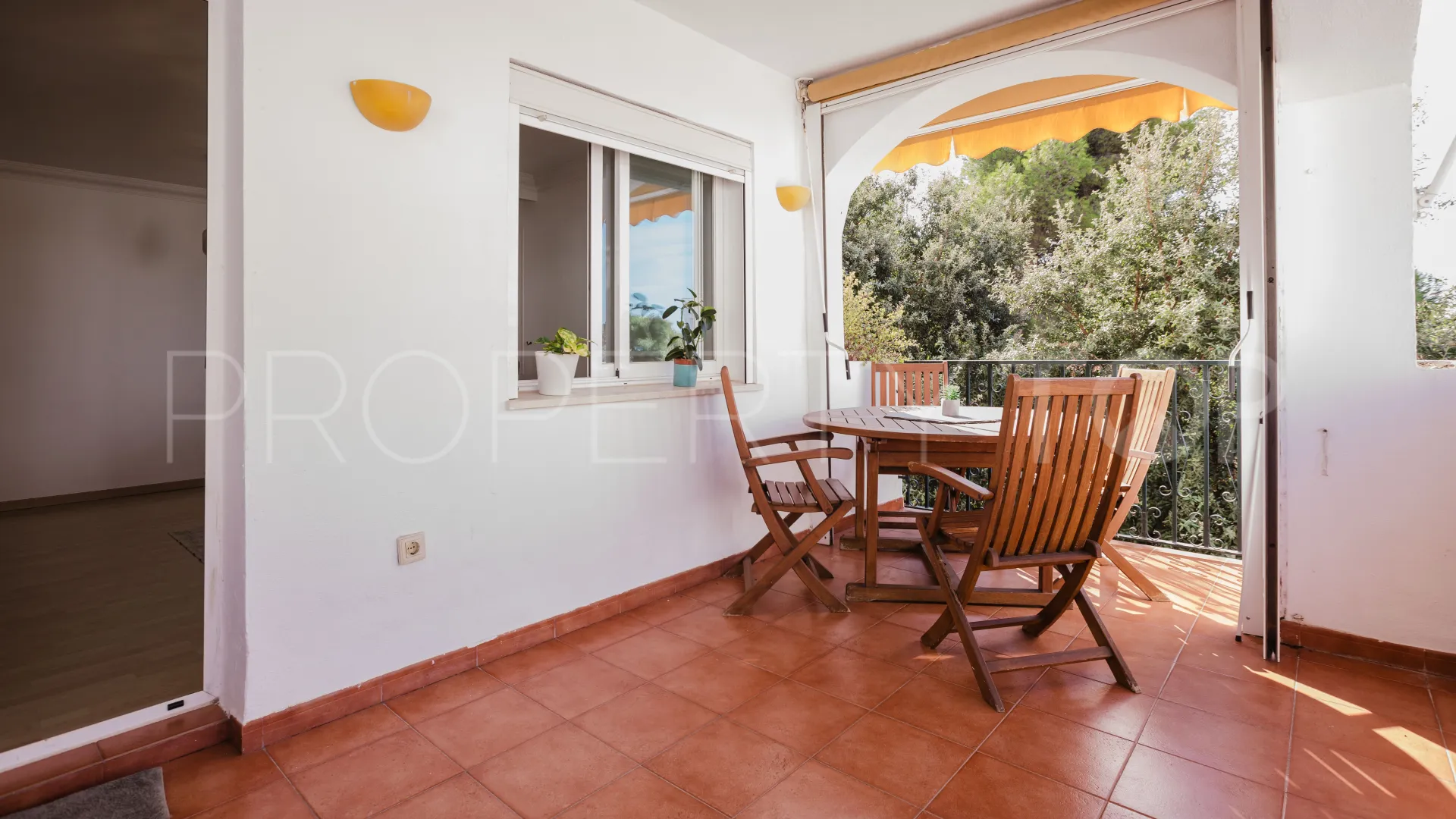 Comprar apartamento en Los Pinos de Nagüeles con 3 dormitorios