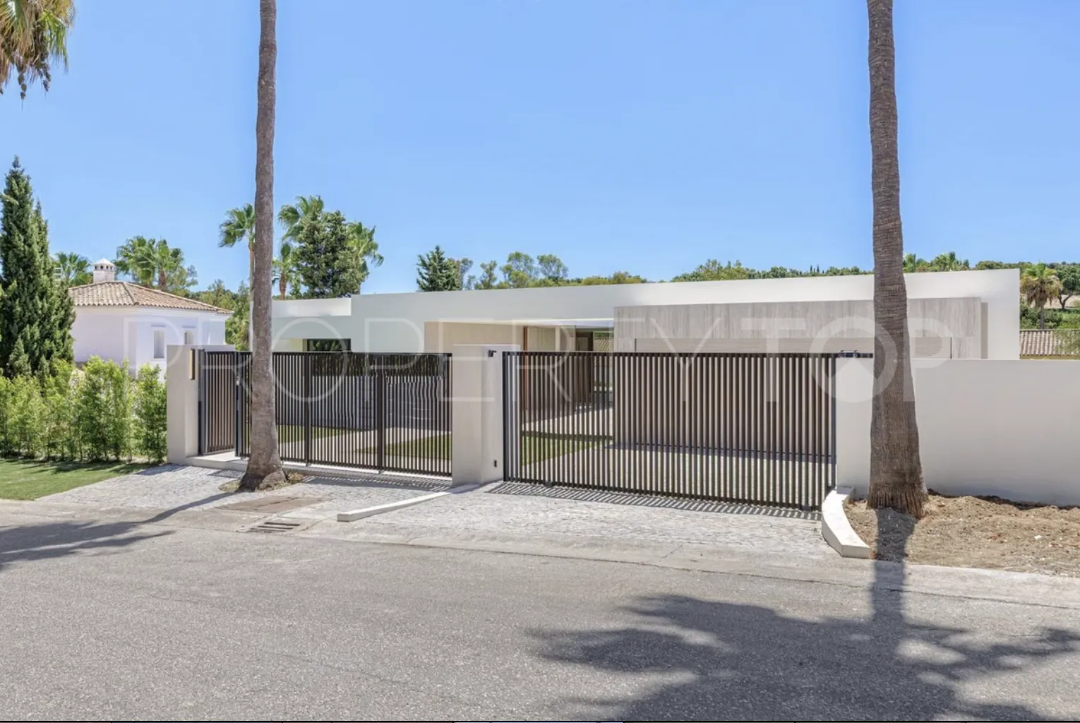 Villa for sale in Sotogrande with 4 bedrooms