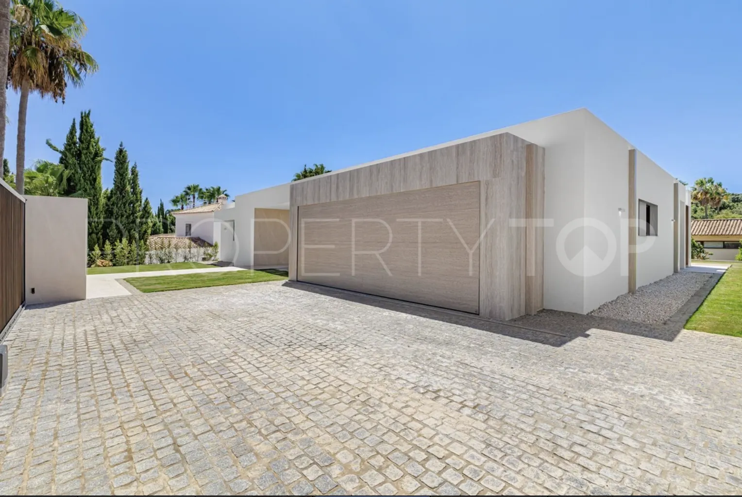 Villa for sale in Sotogrande with 4 bedrooms
