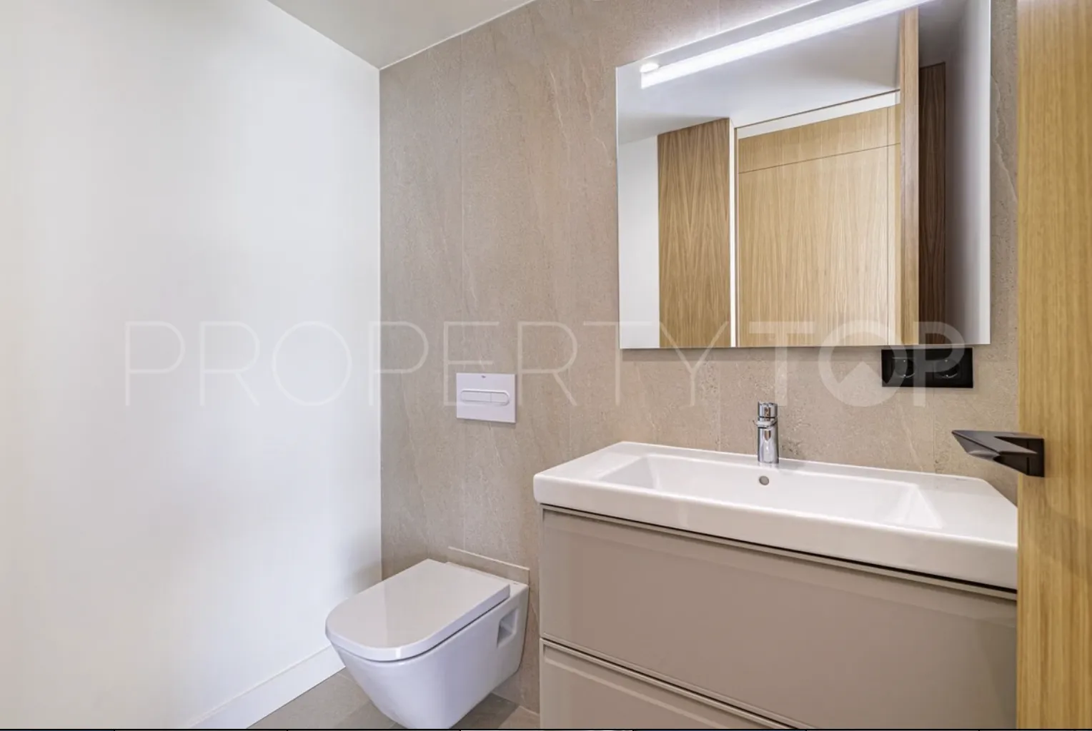 Villa for sale in Sotogrande with 4 bedrooms