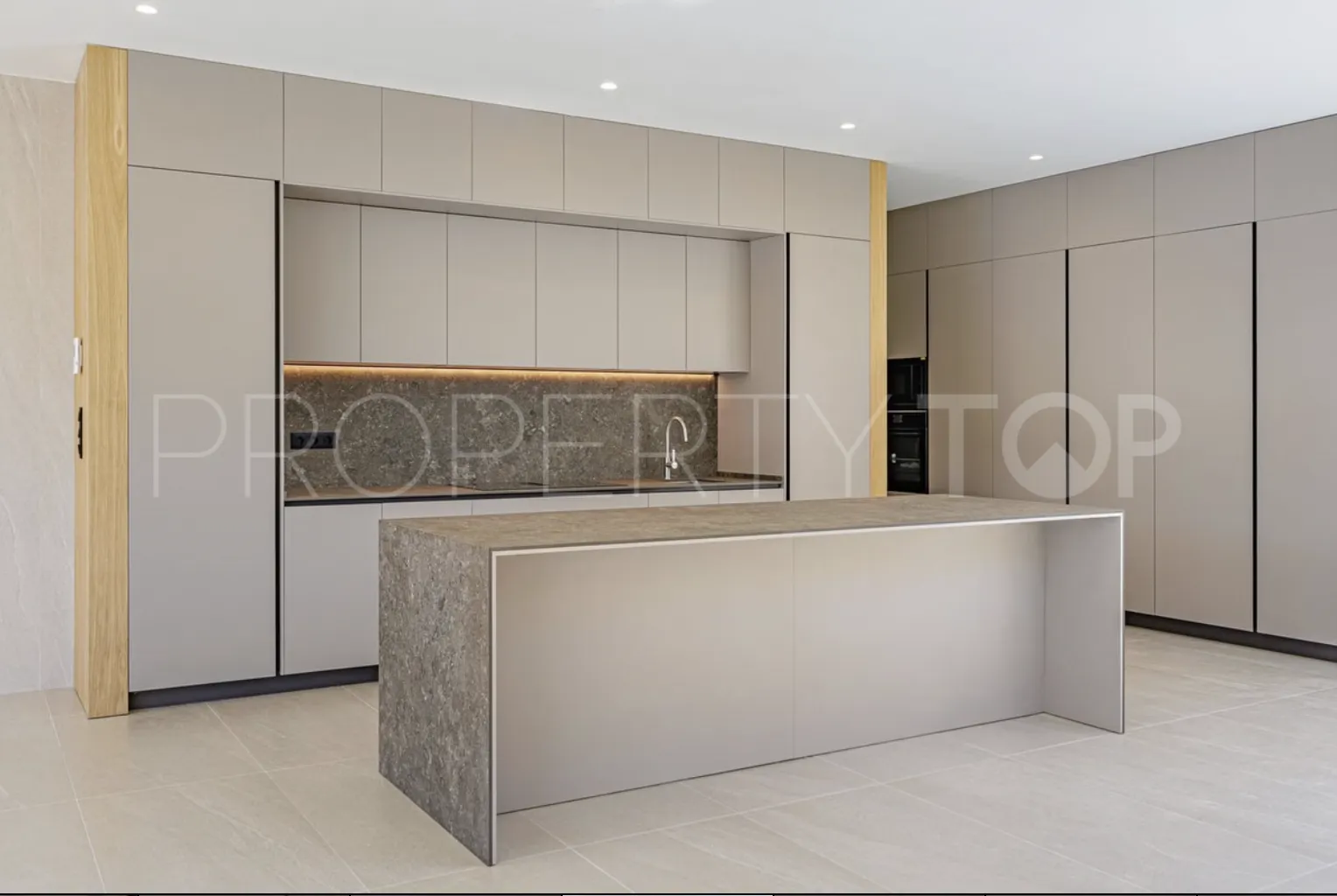 Villa for sale in Sotogrande with 4 bedrooms