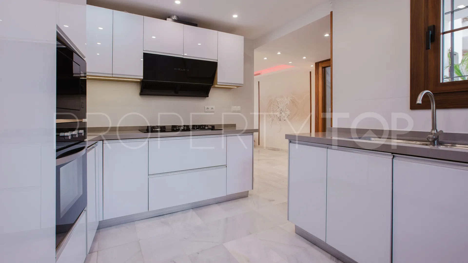 Town house for sale in Montepiedra