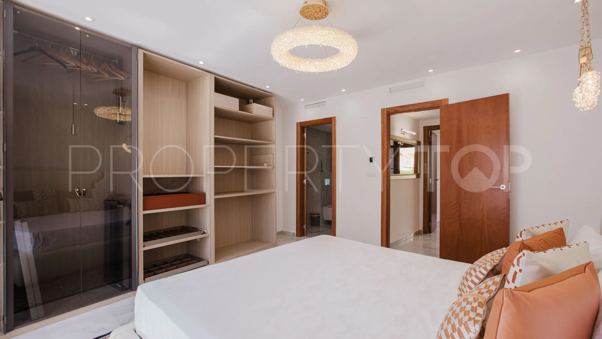 Town house for sale in Montepiedra