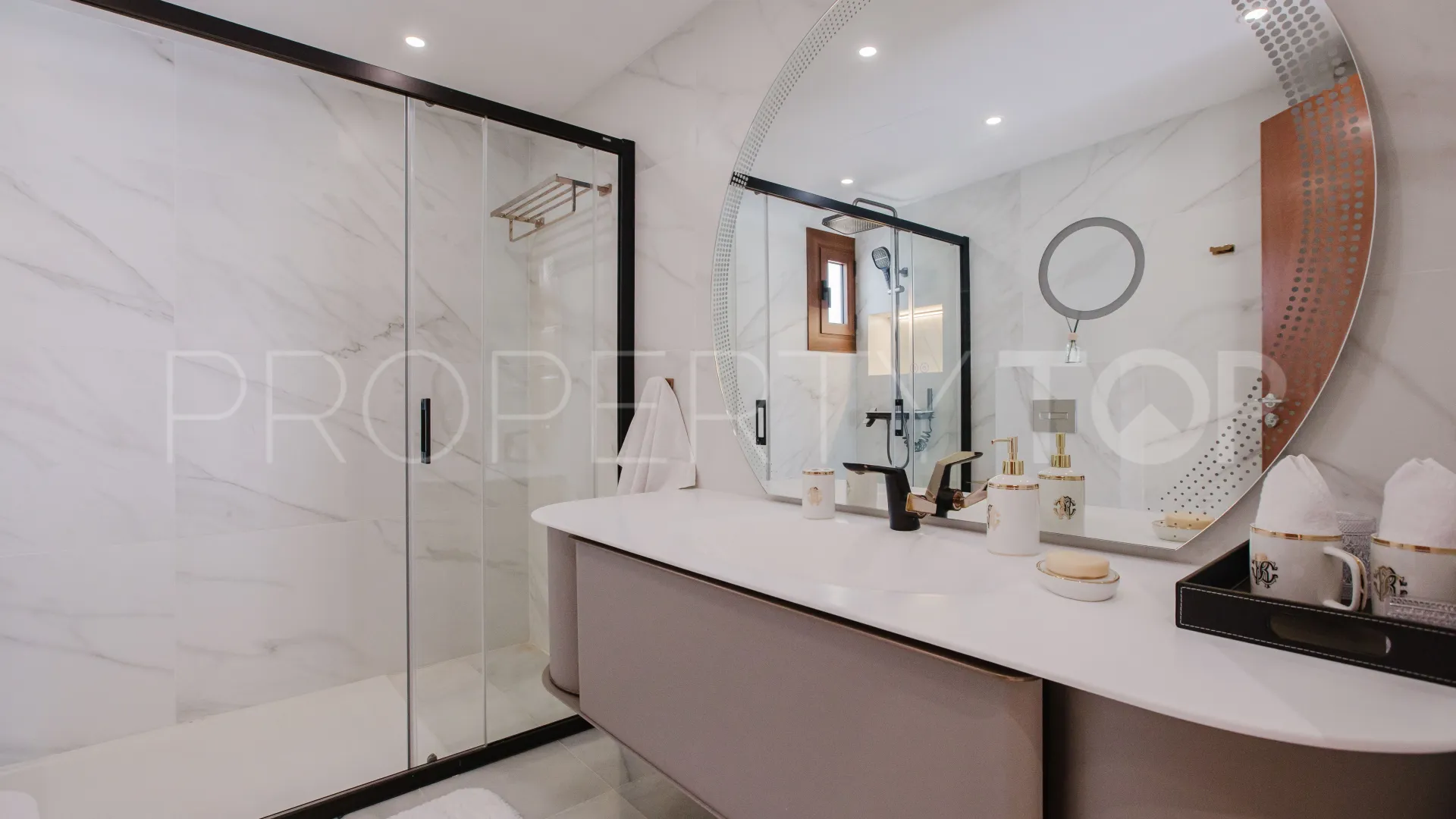 Town house for sale in Montepiedra