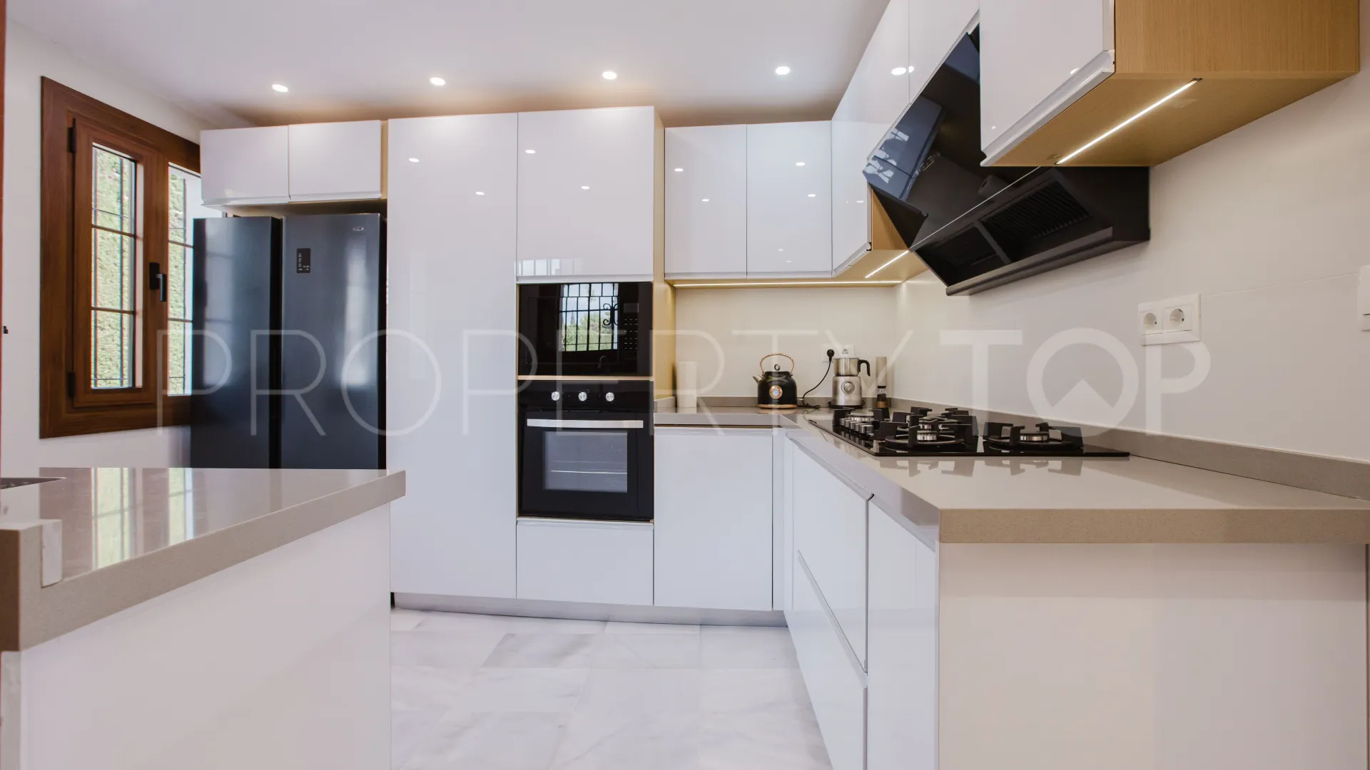 Town house for sale in Montepiedra