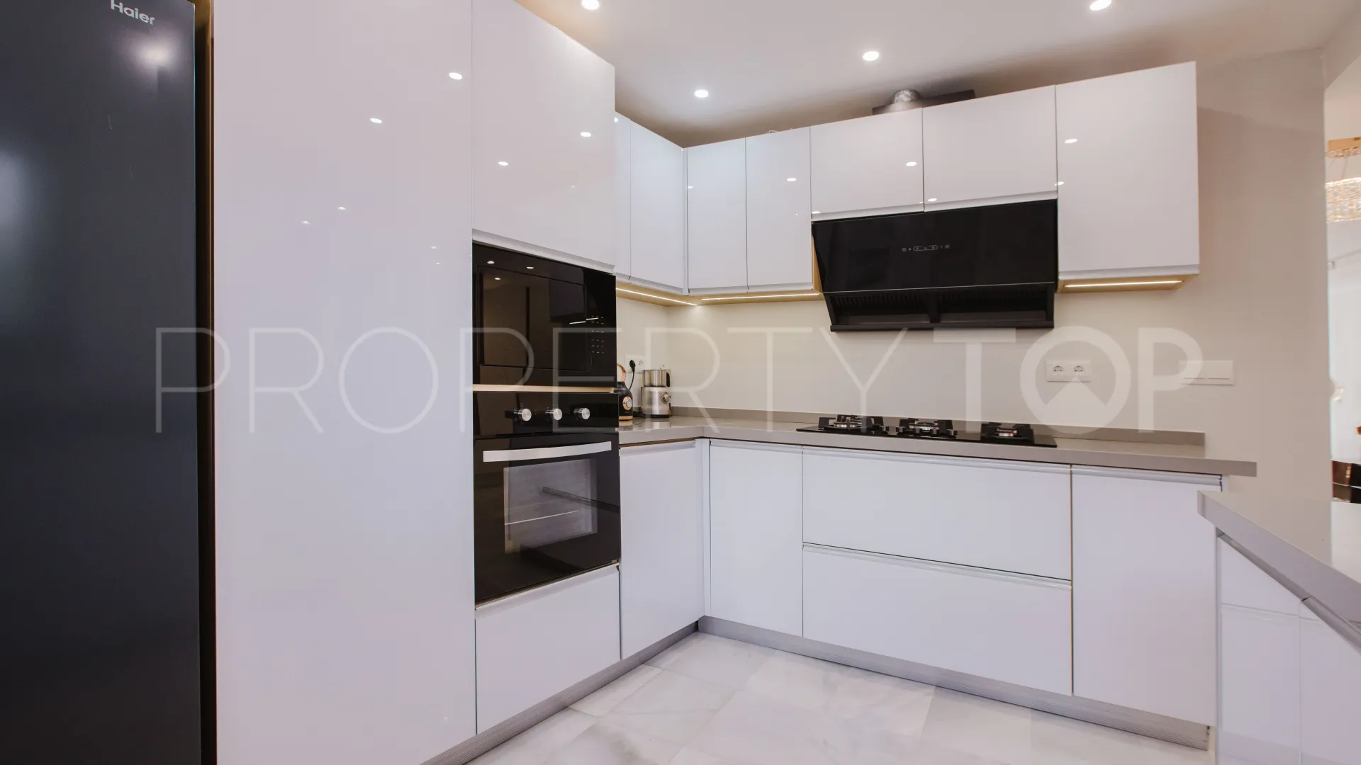 Town house for sale in Montepiedra