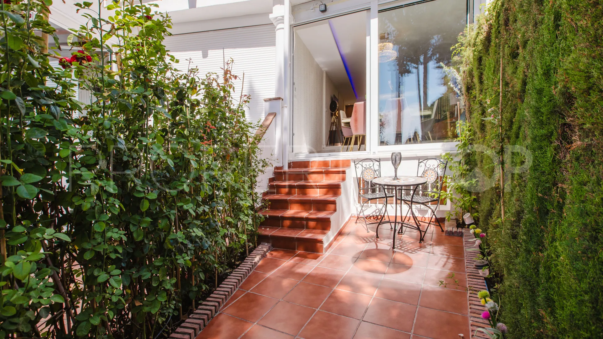 Town house for sale in Montepiedra