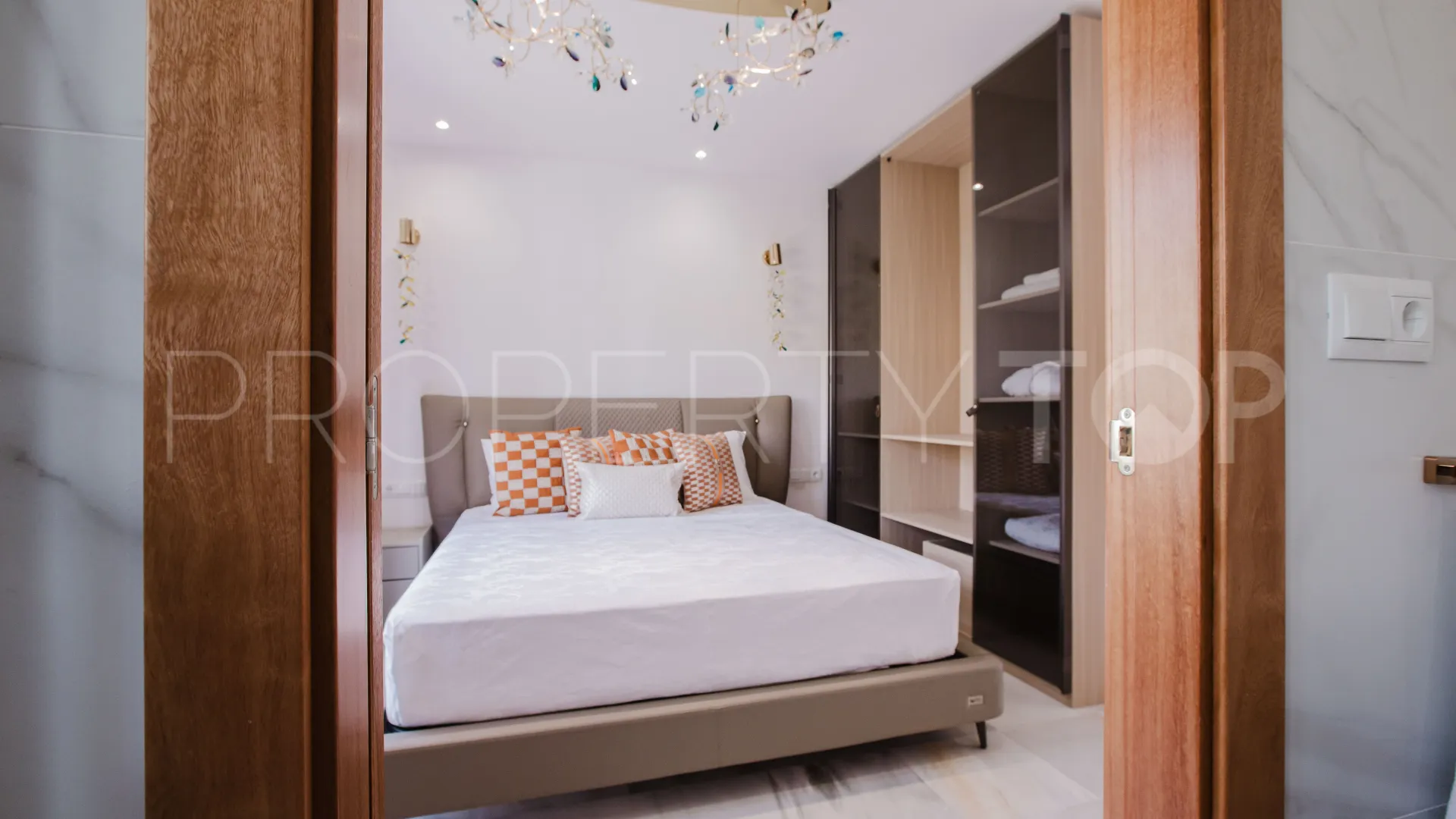Town house for sale in Montepiedra