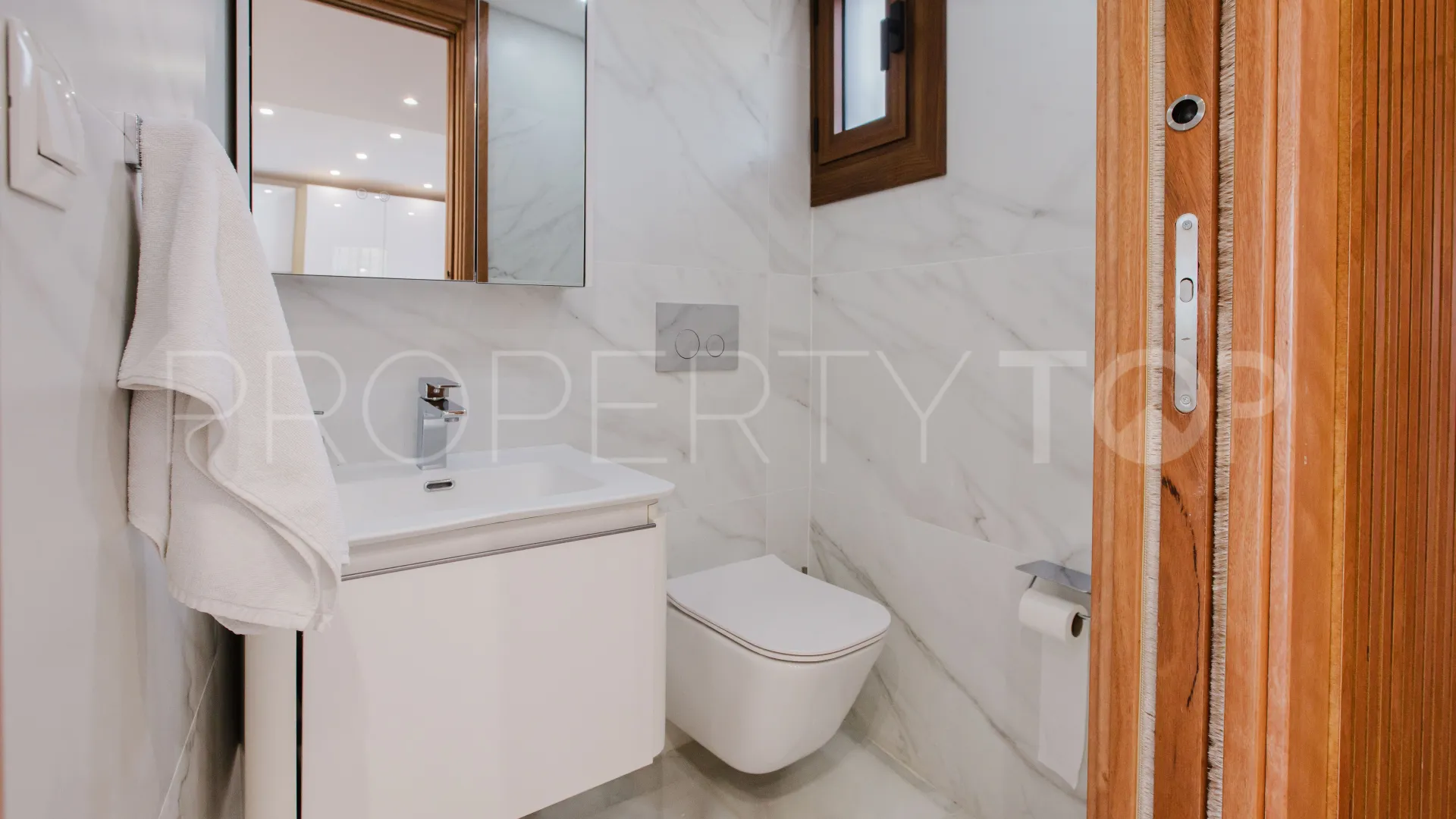 Town house for sale in Montepiedra