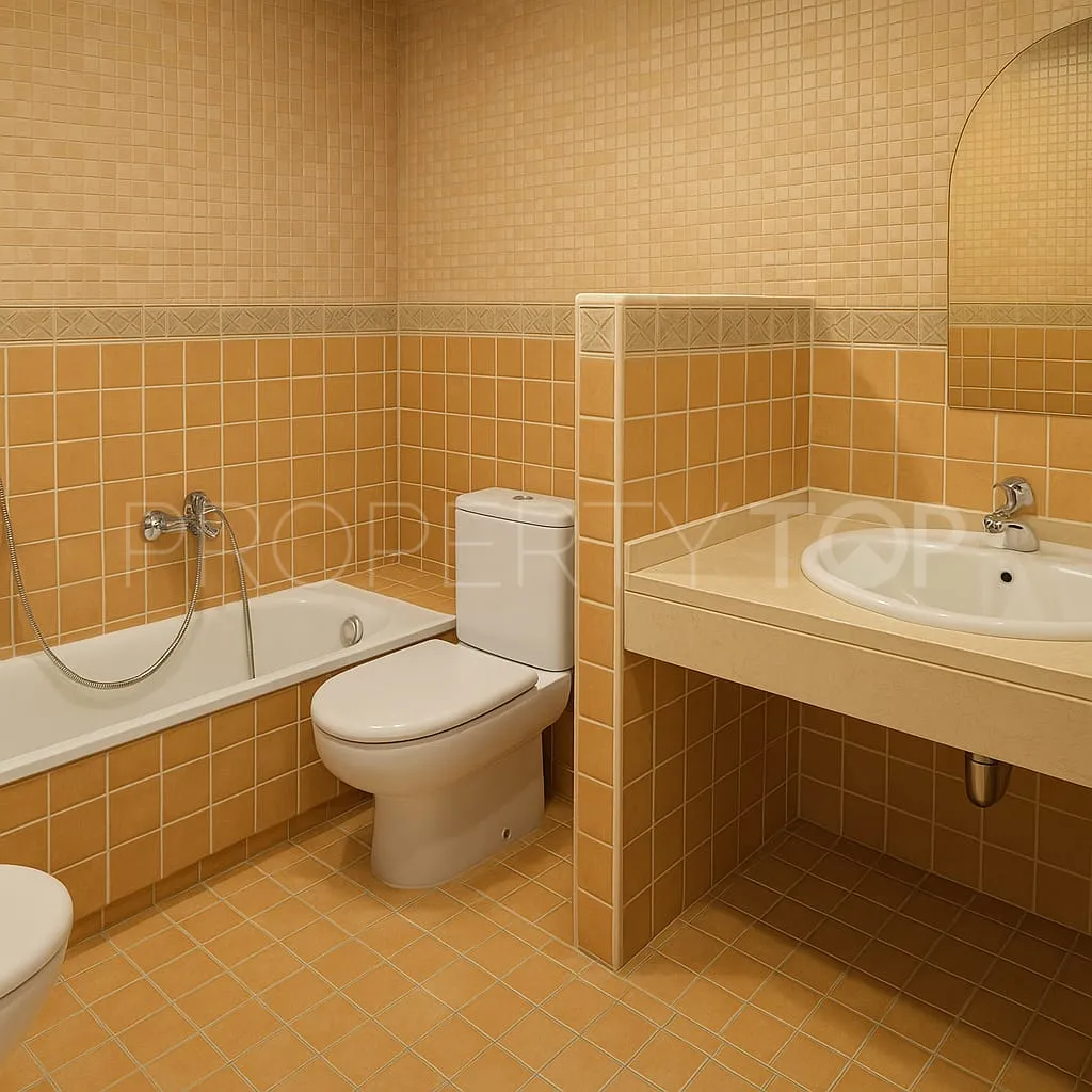 Se vende adosado en Estepona Este con 3 dormitorios