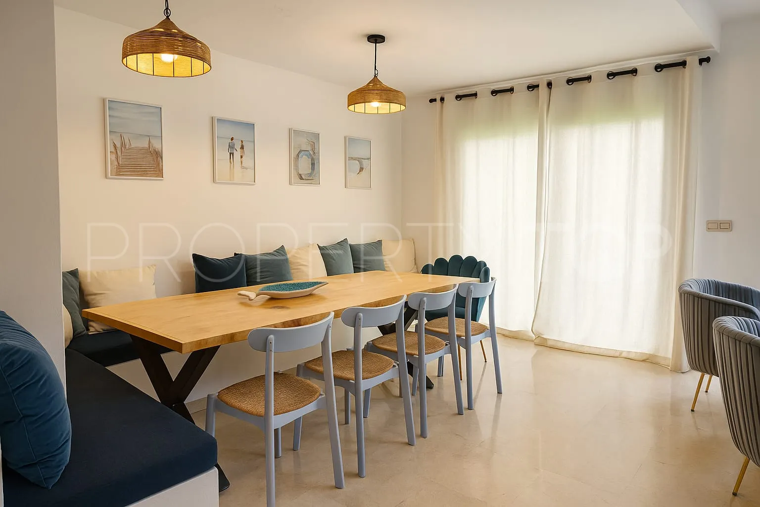 Se vende adosado en Estepona Este con 3 dormitorios