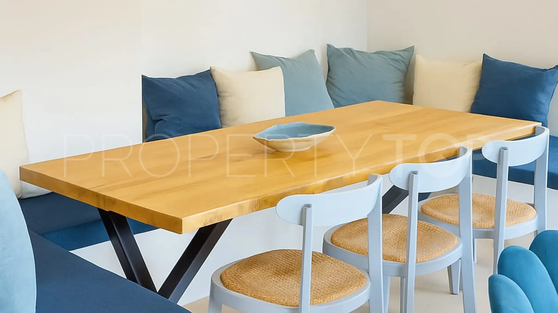 Se vende adosado en Estepona Este con 3 dormitorios