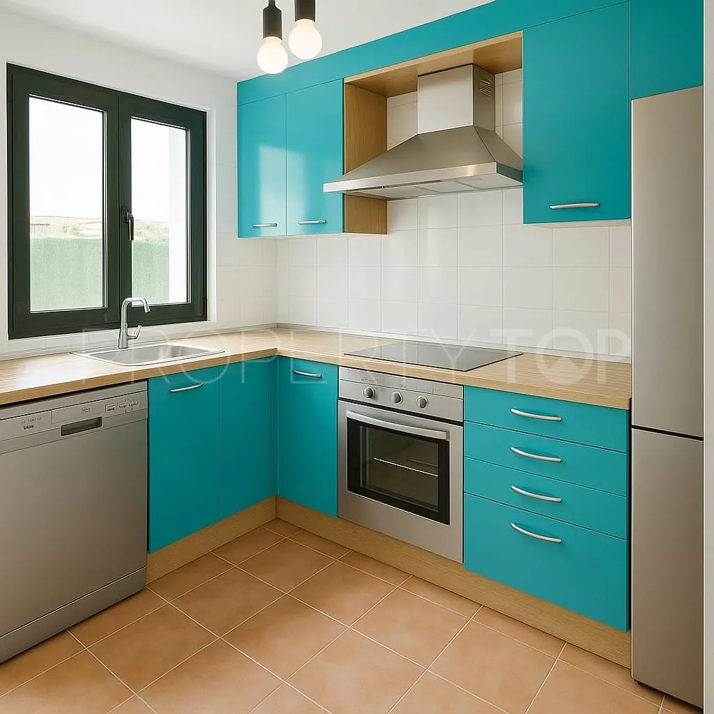 Se vende adosado en Estepona Este con 3 dormitorios