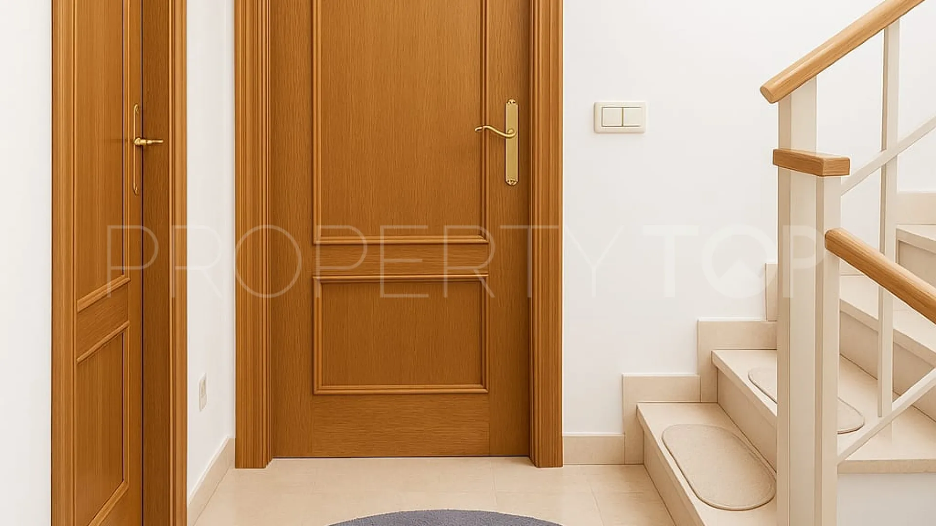 Se vende adosado en Estepona Este con 3 dormitorios