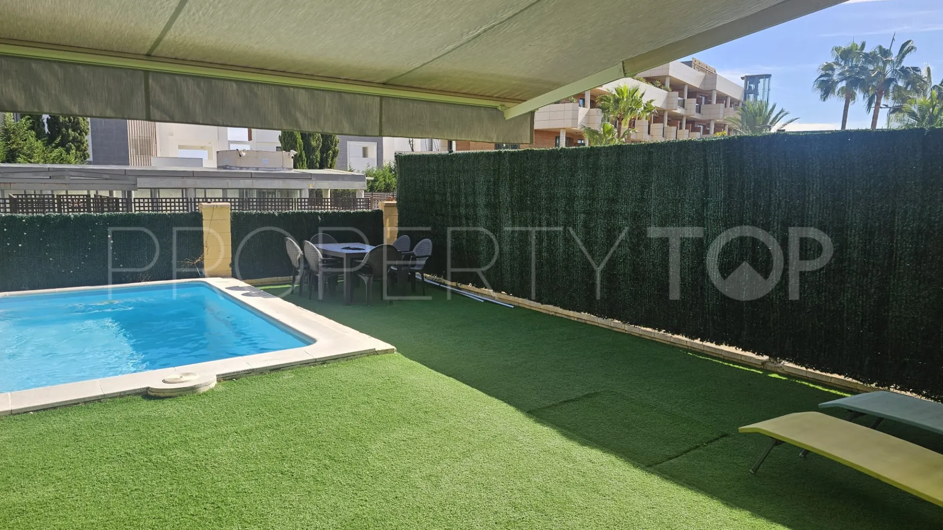 For sale town house with 3 bedrooms in Estepona East