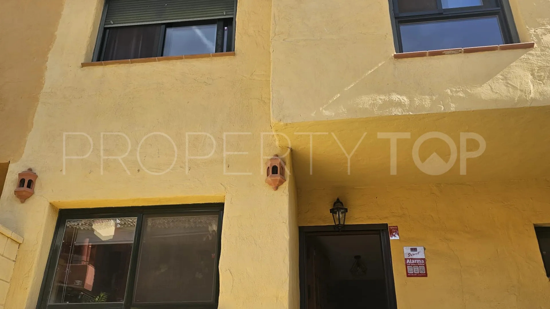 For sale town house with 3 bedrooms in Estepona East