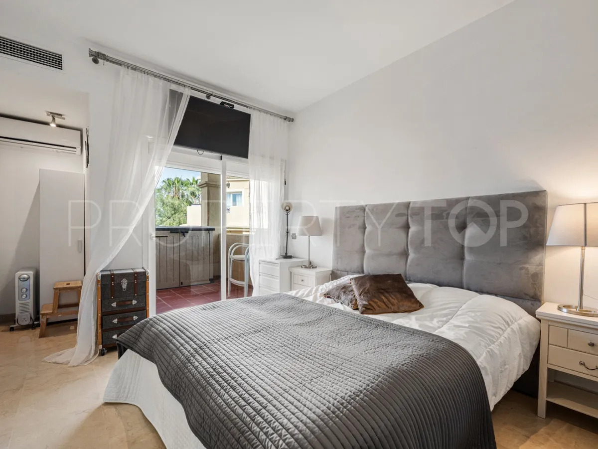 Ático de 2 dormitorios en venta en Benahavis