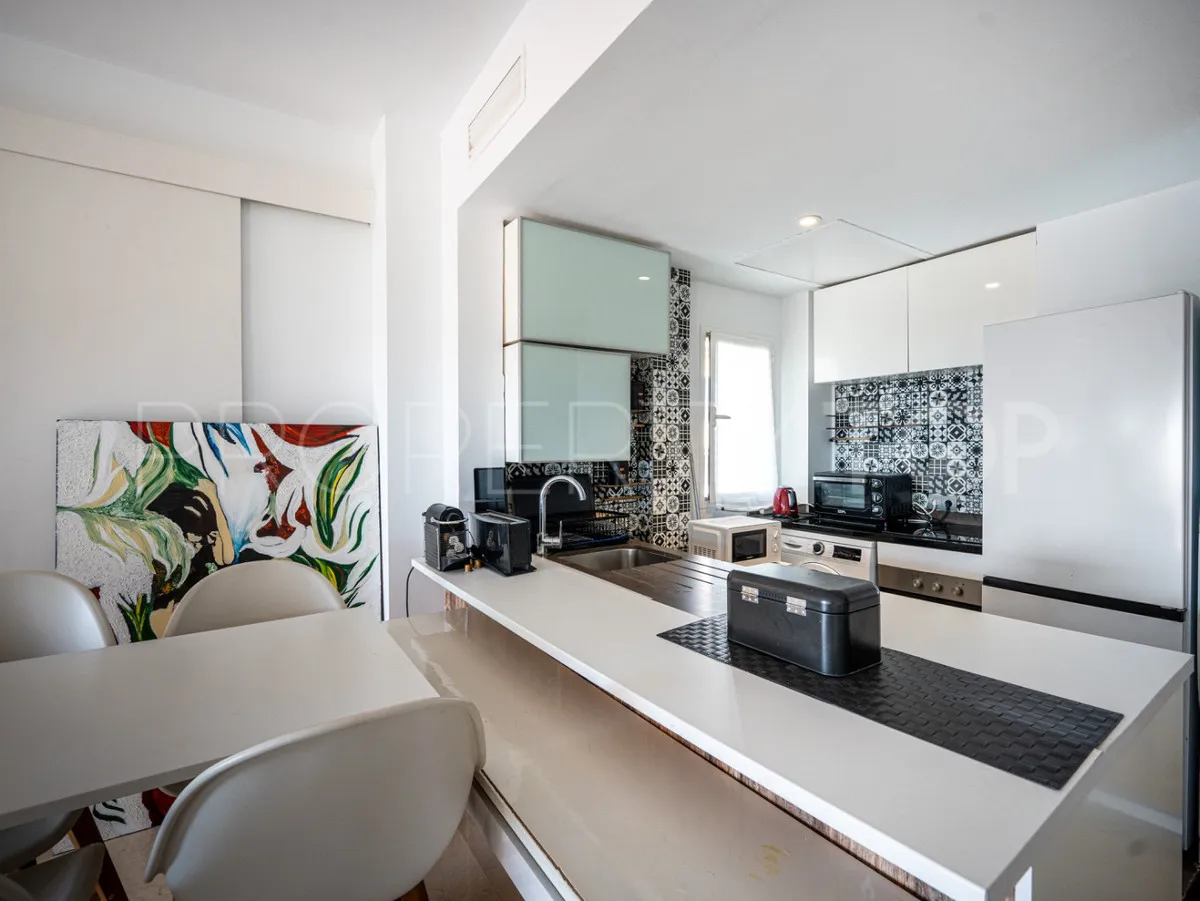 Ático de 2 dormitorios en venta en Benahavis