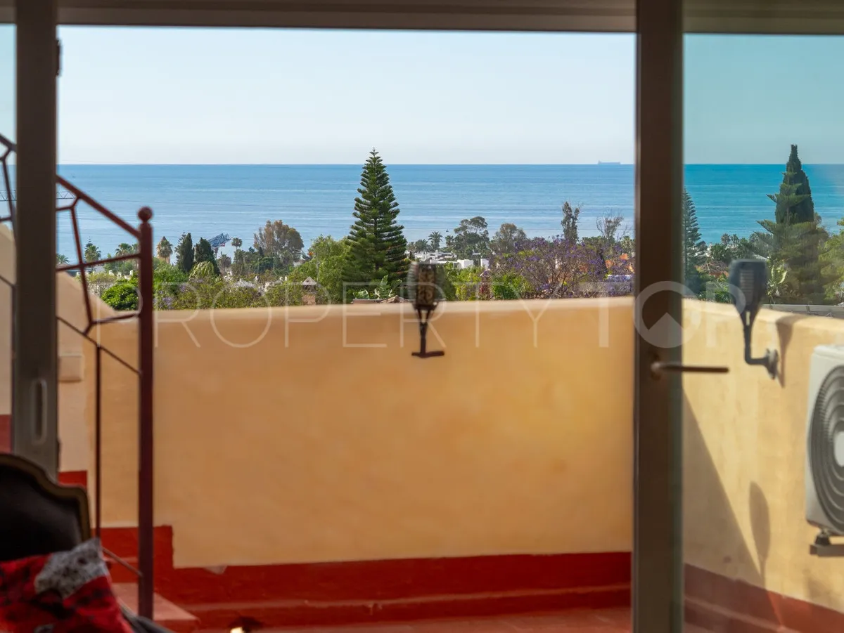 Ático de 2 dormitorios en venta en Benahavis