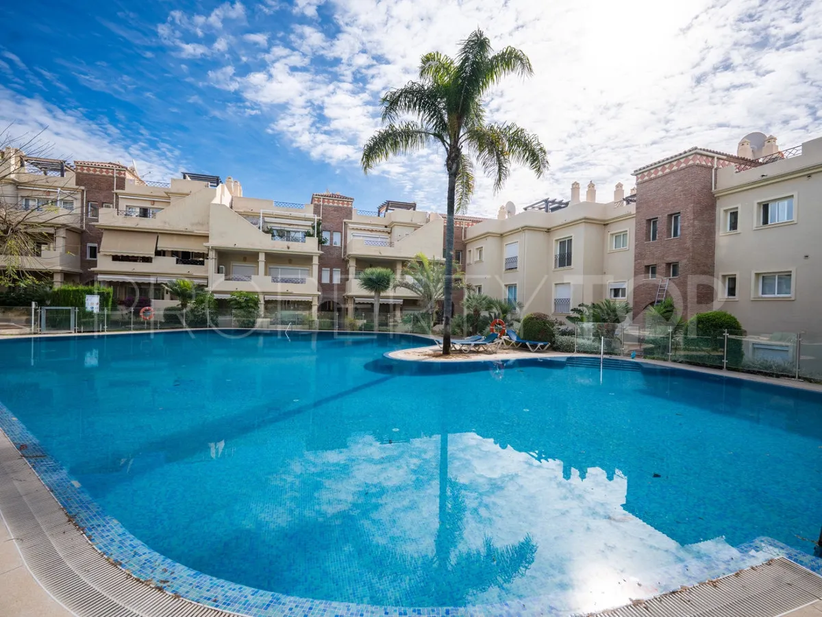 Ático de 2 dormitorios en venta en Benahavis