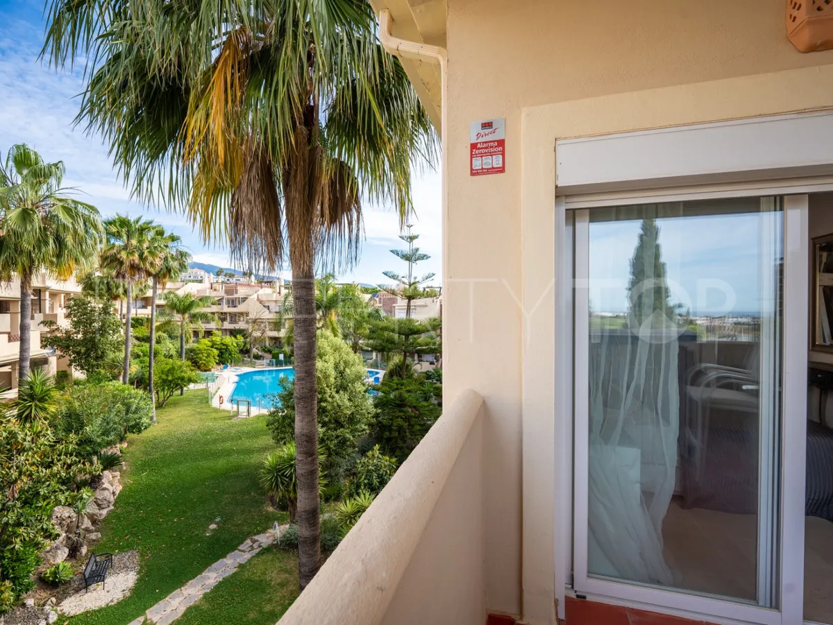Ático de 2 dormitorios en venta en Benahavis